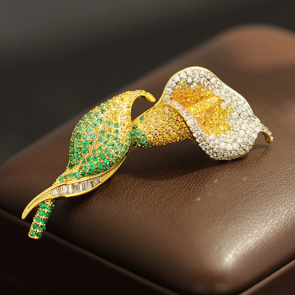 Men Accessories Bouquet - Elegancka broszka z mikro-inkrustacjami cyrkonii w
