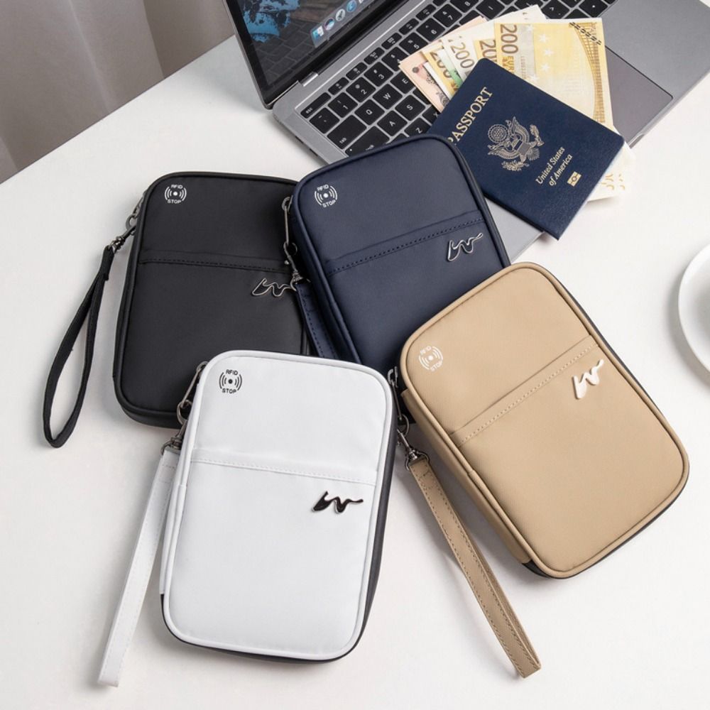 Przenośne poliestrowe etui na  – Passport Wallet Rfid recenzja i cena